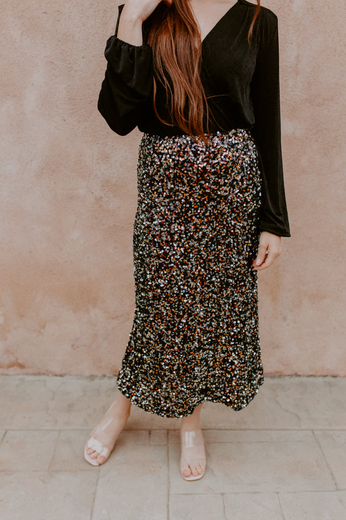Woven Sequins Midi Skirt (Black)