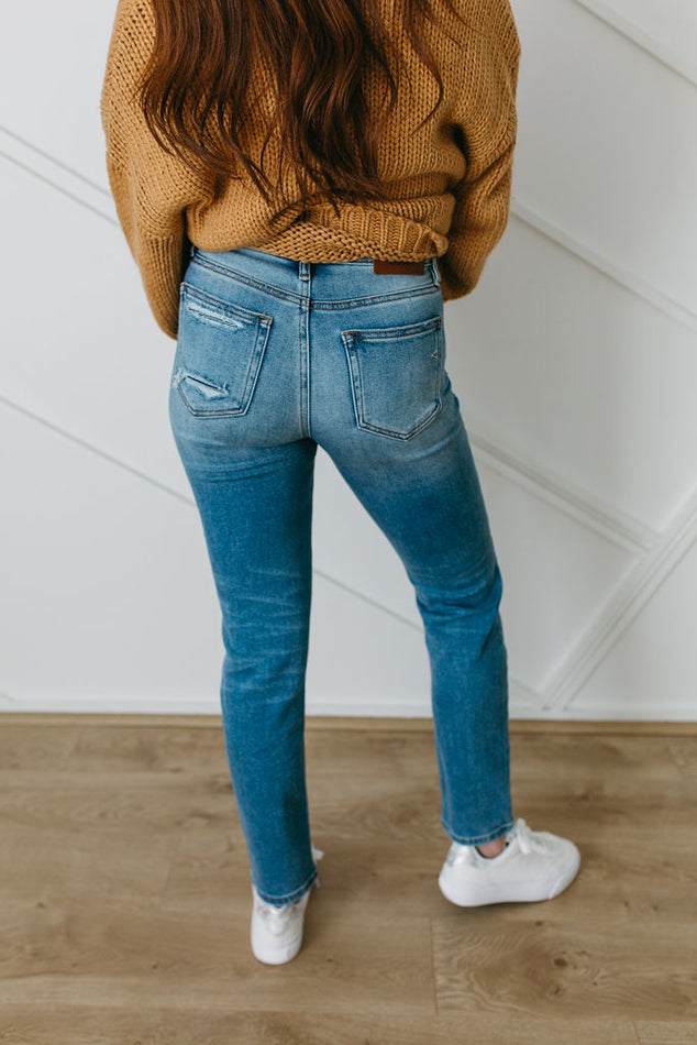 Zoey Basic Mom Jeans